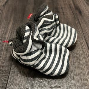 Unisex-Baby White and Grey Stripes Fleece Booties Socks Non Skid Gripper Bottom